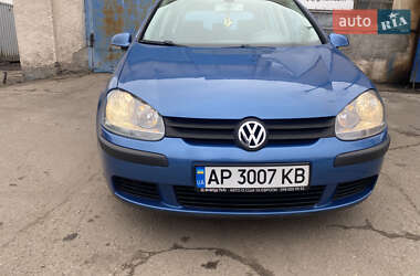 Хетчбек Volkswagen Golf 2003 в Запоріжжі