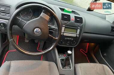 Хетчбек Volkswagen Golf 2006 в 