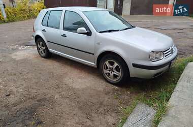 Хетчбек Volkswagen Golf 2001 в Львові