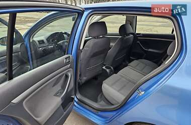 Хетчбек Volkswagen Golf 2004 в Харкові