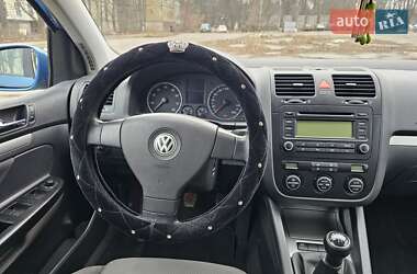 Хетчбек Volkswagen Golf 2004 в Харкові