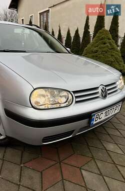 Універсал Volkswagen Golf 2003 в Стрию