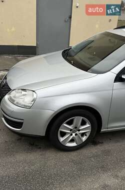 Універсал Volkswagen Golf 2008 в Києві