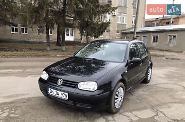 Хетчбек Volkswagen Golf 2002 в Корсунь-Шевченківському