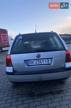 Універсал Volkswagen Golf 2001 в Сарнах