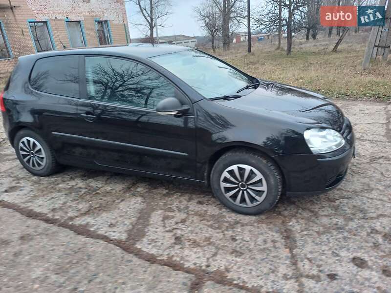 Хэтчбек Volkswagen Golf 2007 в 