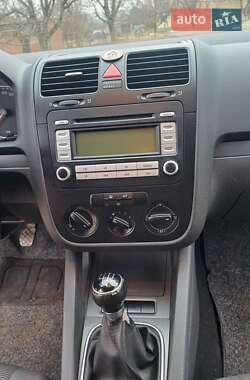 Хэтчбек Volkswagen Golf 2007 в 