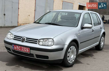 Хетчбек Volkswagen Golf 2002 в Рівному