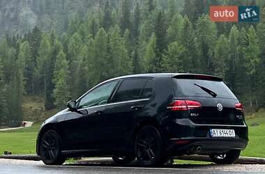 Хэтчбек Volkswagen Golf 2012 в 