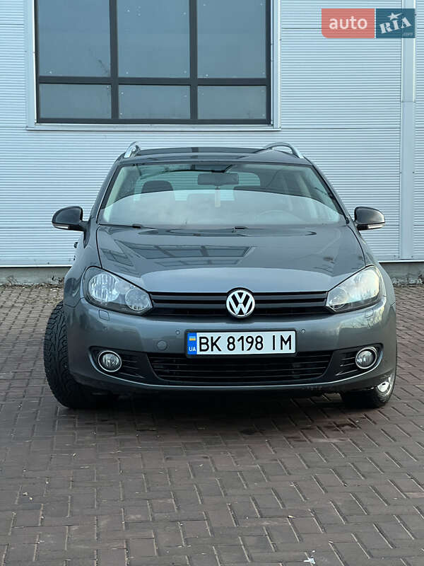 Универсал Volkswagen Golf 2012 в 
