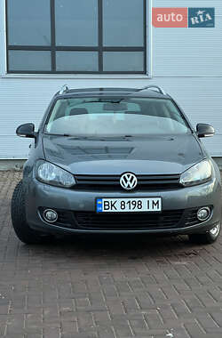 Универсал Volkswagen Golf 2012 в 