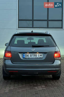 Универсал Volkswagen Golf 2012 в 