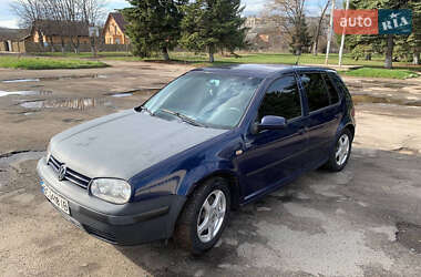 Хетчбек Volkswagen Golf 2002 в Луцьку