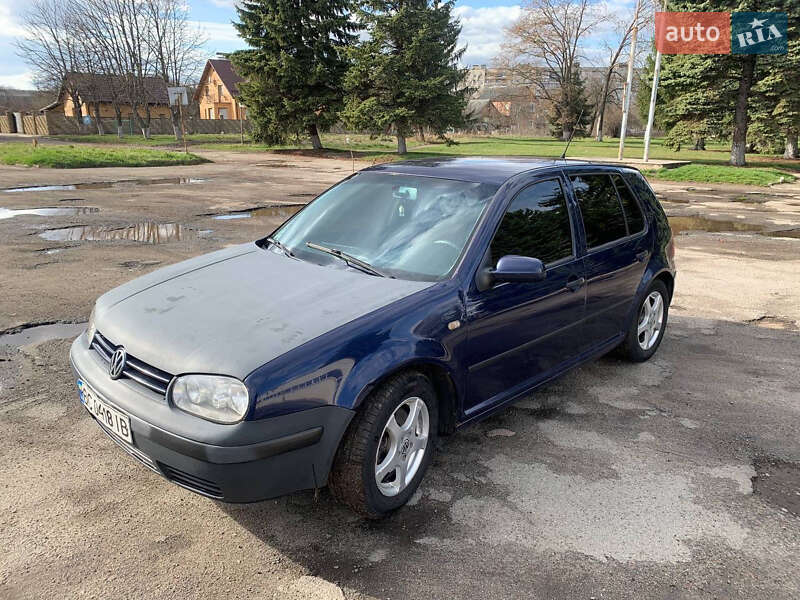 Хетчбек Volkswagen Golf 2002 в Луцьку