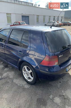 Хетчбек Volkswagen Golf 2002 в Луцьку