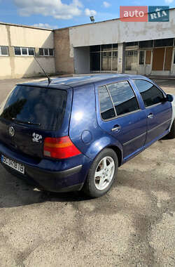 Хетчбек Volkswagen Golf 2002 в Луцьку