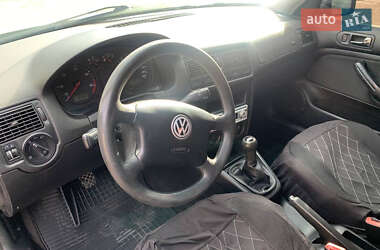 Хетчбек Volkswagen Golf 2002 в Луцьку