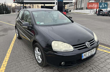 Хетчбек Volkswagen Golf 2005 в Дніпрі