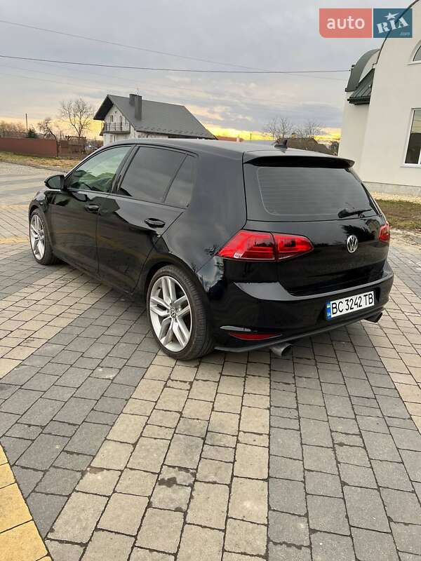 Хэтчбек Volkswagen Golf 2016 в Львове