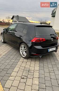 Хетчбек Volkswagen Golf 2016 в 