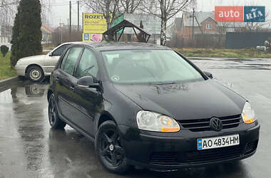 Хэтчбек Volkswagen Golf 2004 в Виноградове