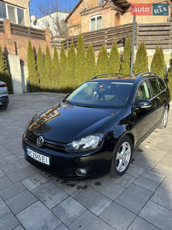 Універсал Volkswagen Golf 2009 в Луцьку