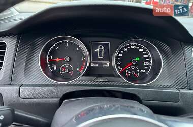 Хэтчбек Volkswagen Golf 2014 в 