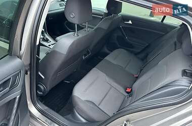 Хэтчбек Volkswagen Golf 2014 в 