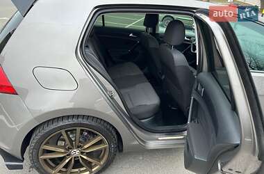 Хэтчбек Volkswagen Golf 2014 в 