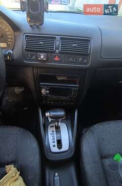 Хетчбек Volkswagen Golf 2001 в Черкасах