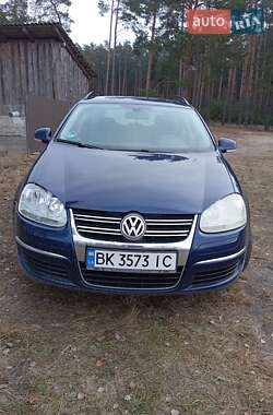 Універсал Volkswagen Golf 2008 в Сарнах