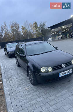 Універсал Volkswagen Golf 2000 в Чернівцях