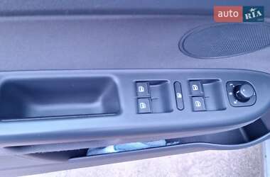 Хетчбек Volkswagen Golf 2006 в 