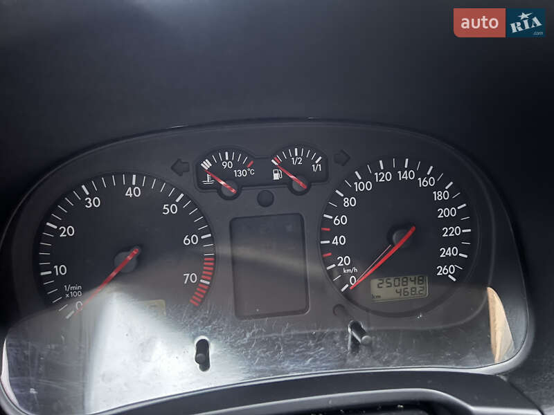 Хетчбек Volkswagen Golf 1998 в Києві