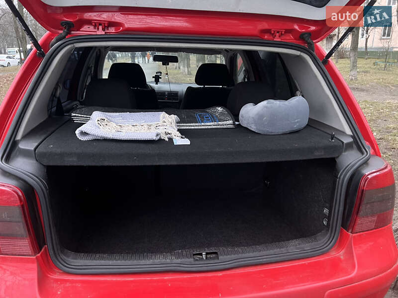 Хетчбек Volkswagen Golf 1998 в Києві