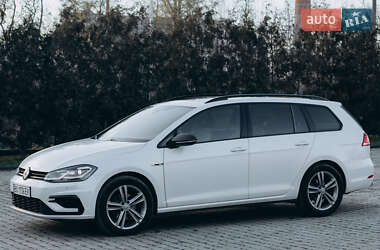 Универсал Volkswagen Golf 2017 в 