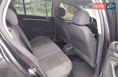 Хетчбек Volkswagen Golf 2006 в Сумах