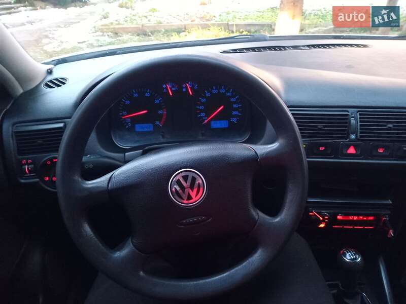 Универсал Volkswagen Golf 2001 в Калуше