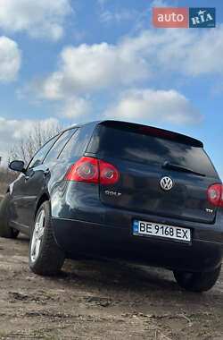 Хэтчбек Volkswagen Golf 2004 в Снигиревке