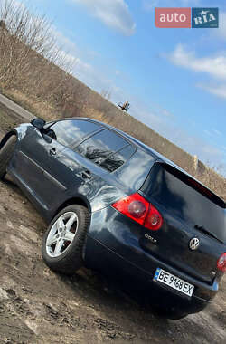 Хэтчбек Volkswagen Golf 2004 в Снигиревке