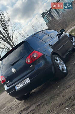 Хэтчбек Volkswagen Golf 2004 в Снигиревке