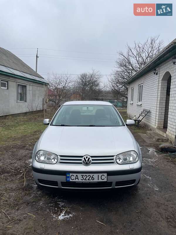 Volkswagen Golf 2000