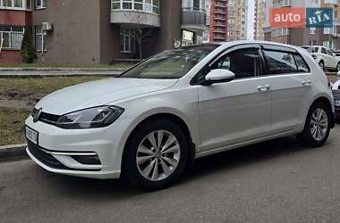 Хэтчбек Volkswagen Golf 2018 в Киеве