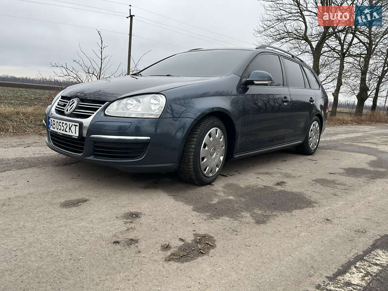 Універсал Volkswagen Golf 2009 в Вінниці
