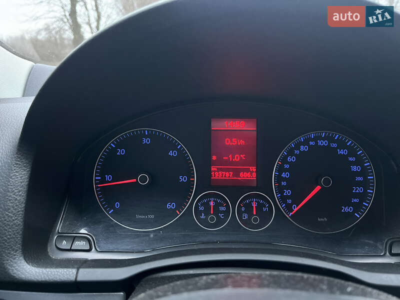 Універсал Volkswagen Golf 2009 в Вінниці