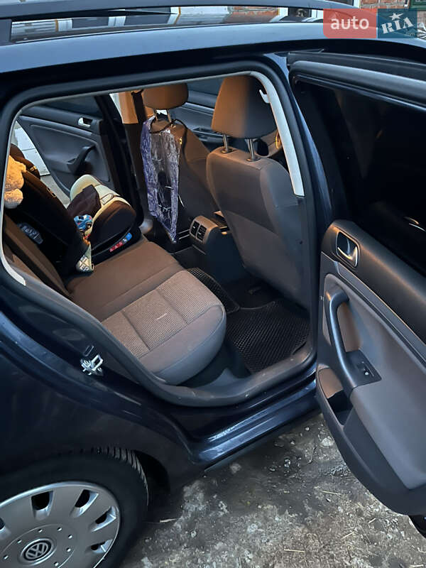 Універсал Volkswagen Golf 2009 в Вінниці