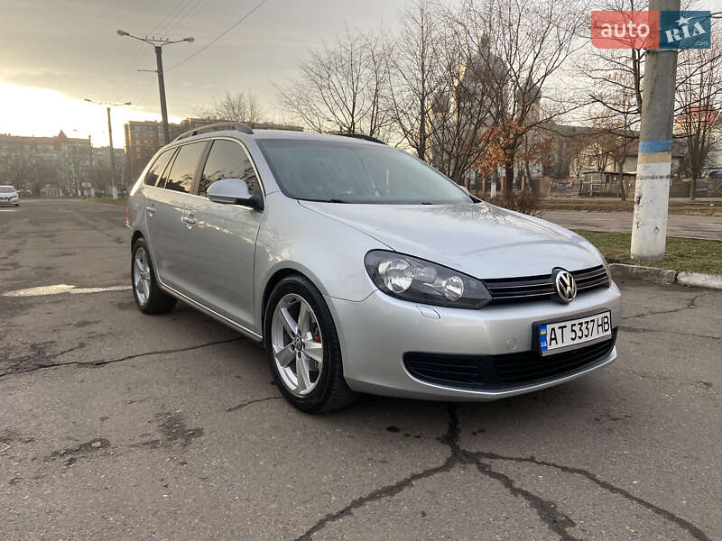 Универсал Volkswagen Golf 2012 в Калуше