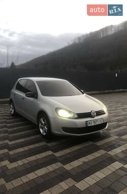 Хетчбек Volkswagen Golf 2010 в Сваляві