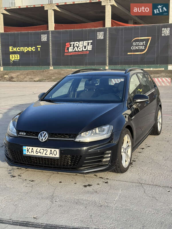Универсал Volkswagen Golf 2015 в Киеве