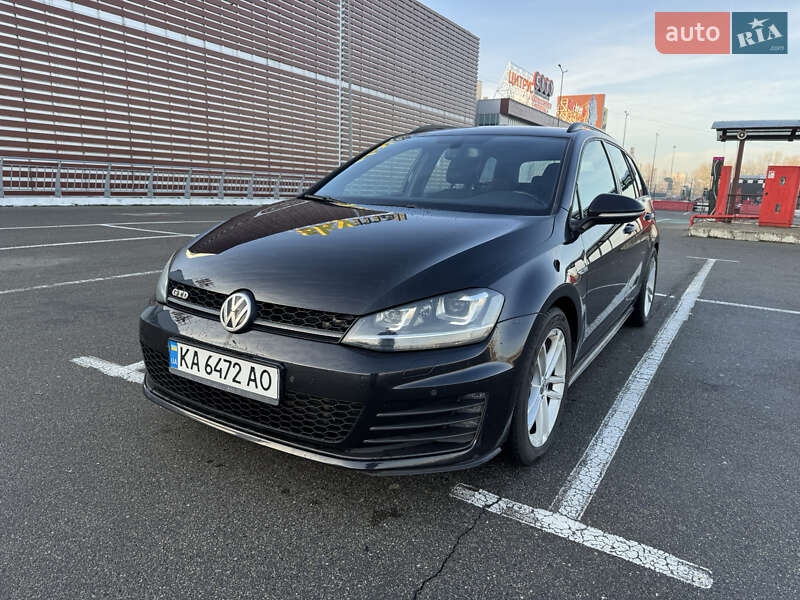 Универсал Volkswagen Golf 2015 в Киеве